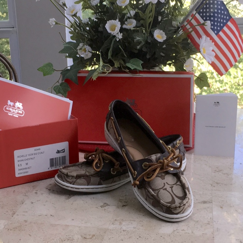 COACH- Richelle Khaki/Chestnut 6.5